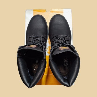 🚻 7 US — Junior Timberland Classic 6in Lace Waterproof Boots [BLACK] 110910