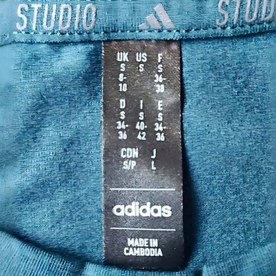 🚺 S US — adidas Luxe Yoga Studio Cropped T-shirt [TEAL] IL3962