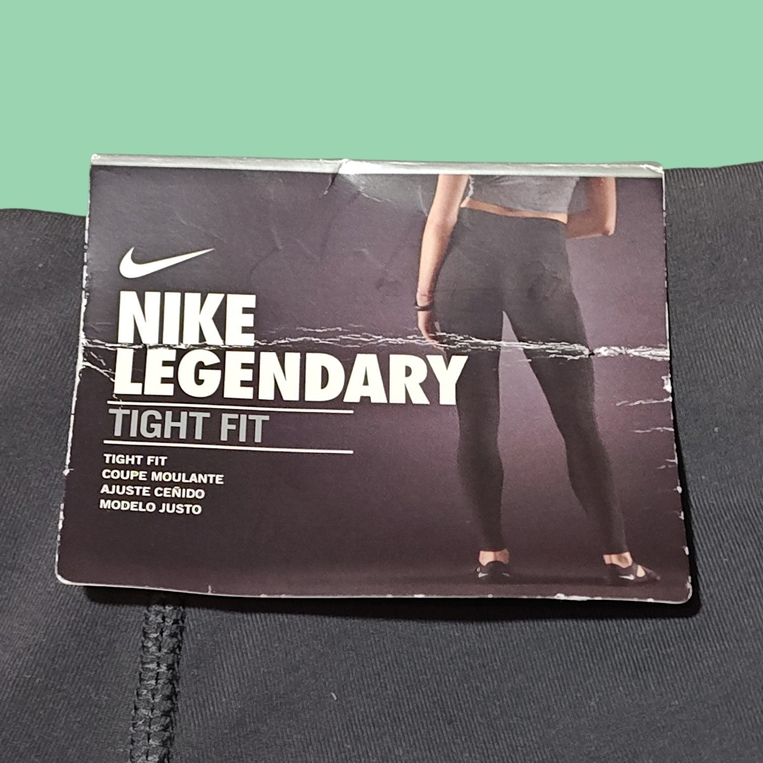 🚺 S US — Nike Legendary Twist Training Tights [DARK GREY/GREEN]