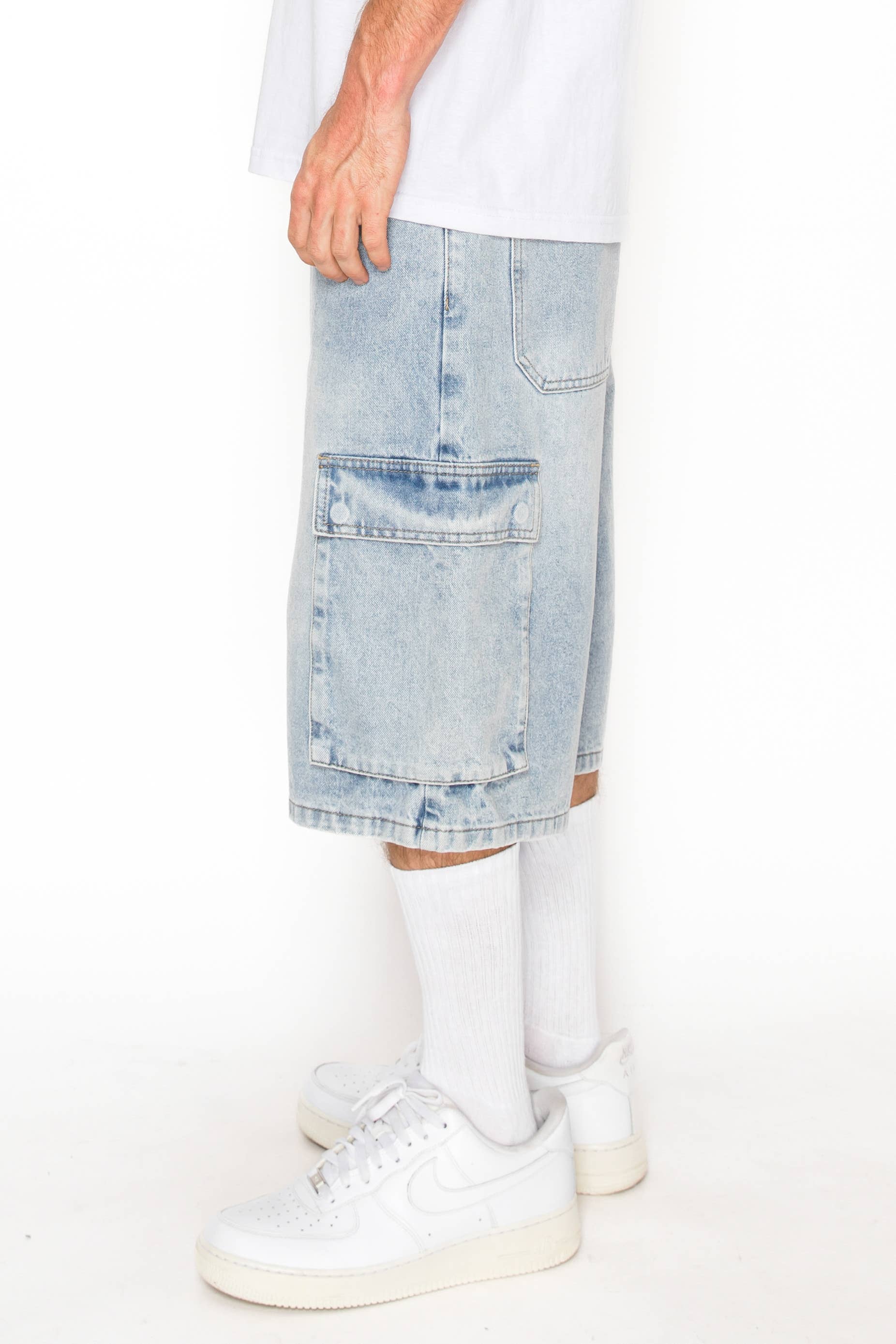 Victorious - DS2120 VAULT Baggy Fit Cargo Denim Shorts (Prepack): LIGHT INDIGO / B PACK - 30 2 / 32 4 / 34 3 / 36 2 / 38 1 - 12 PCS