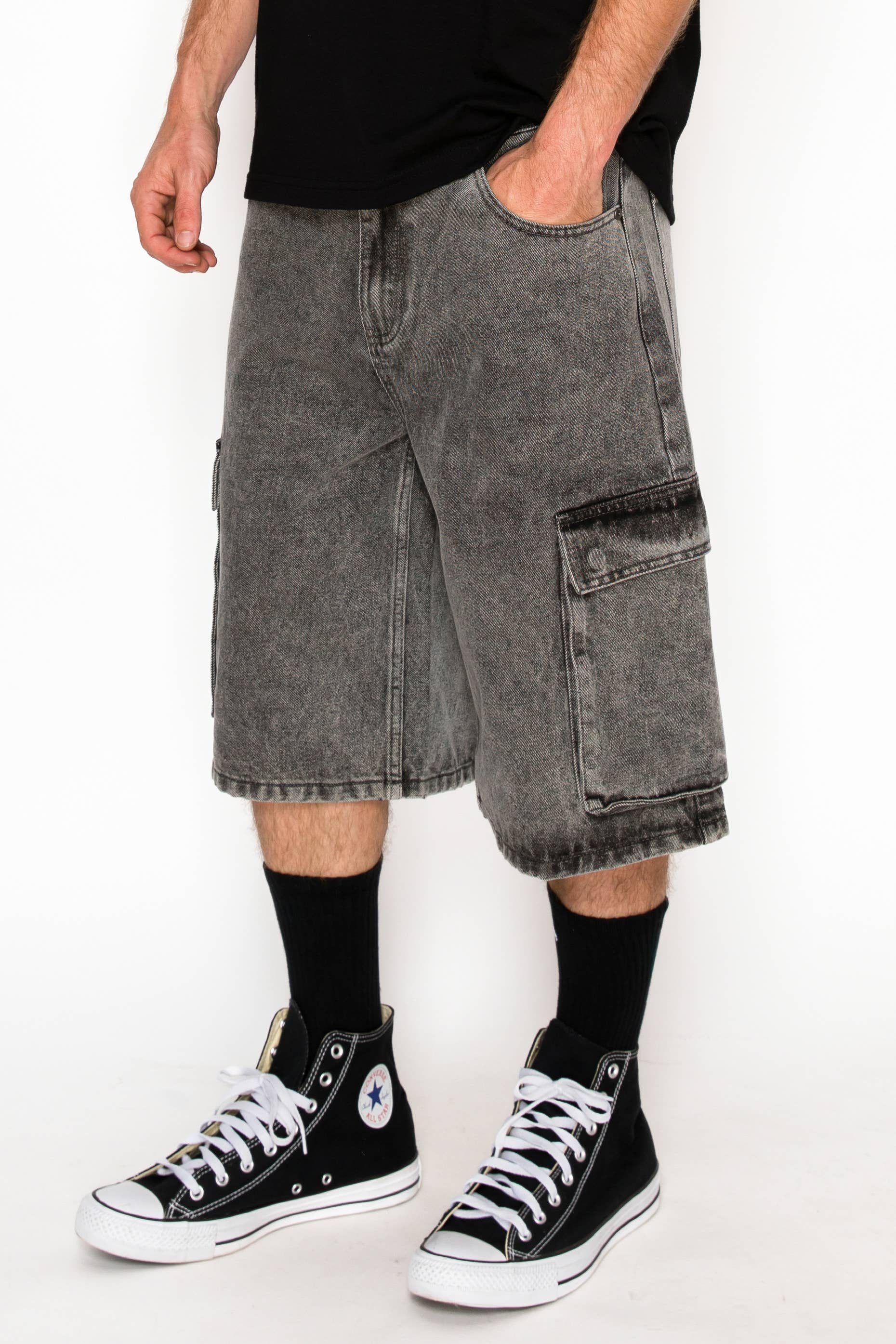 Victorious - DS2120 VAULT Baggy Fit Cargo Denim Shorts (Prepack): LIGHT INDIGO / B PACK - 30 2 / 32 4 / 34 3 / 36 2 / 38 1 - 12 PCS
